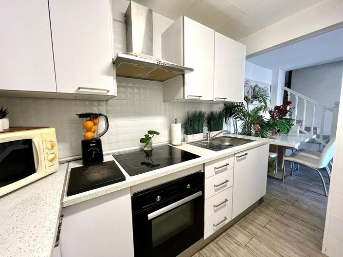 Image No.8-4 Bed Villa for sale