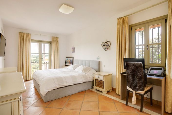 Image No.10-3 Bed Townhouse for sale