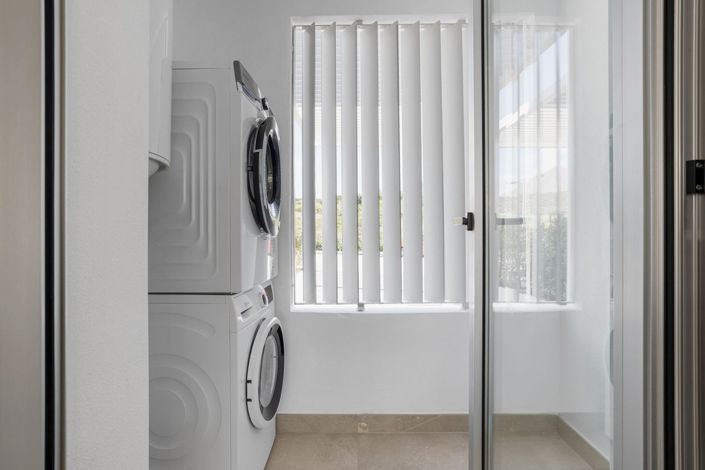 Image No.15-3 Bed Townhouse for sale