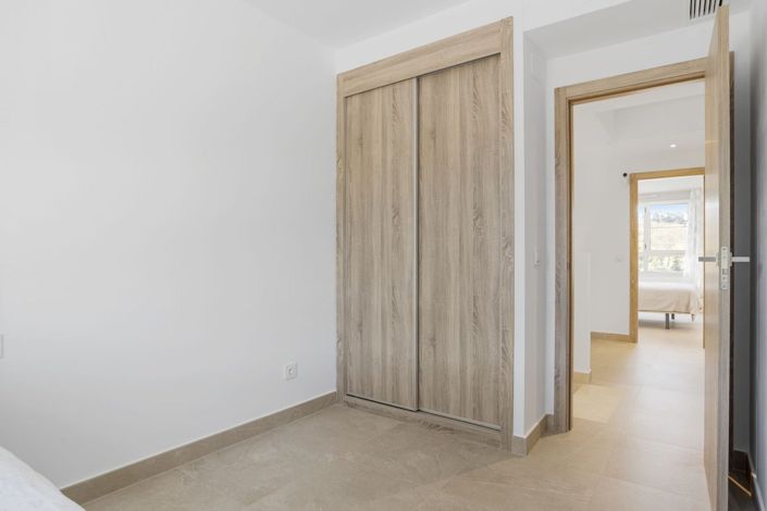 Image No.19-3 Bed Townhouse for sale