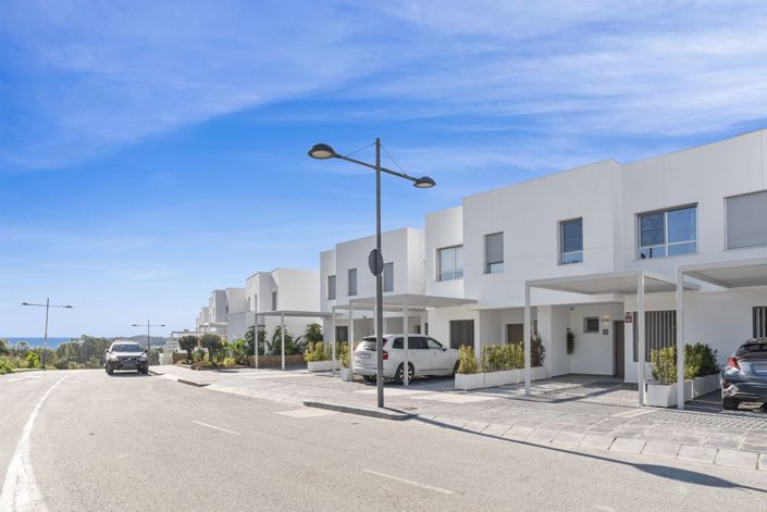 Image No.30-3 Bed Townhouse for sale