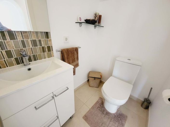 Image No.25-3 Bed Townhouse for sale