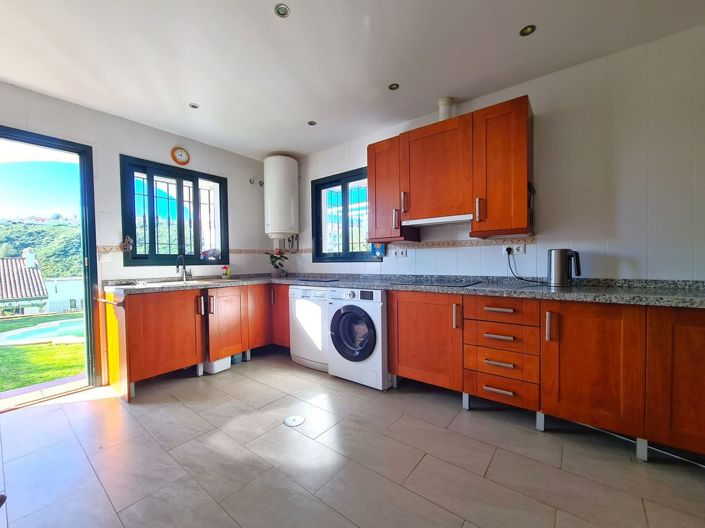 Image No.10-3 Bed Townhouse for sale