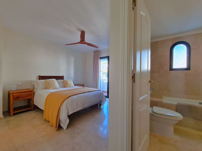 Image No.38-3 Bed Townhouse for sale