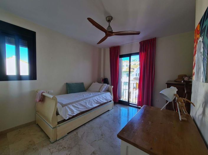 Image No.49-3 Bed Townhouse for sale