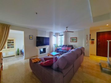 1447-611998-78d1f4f8b6655591b02d22fabb36a692d