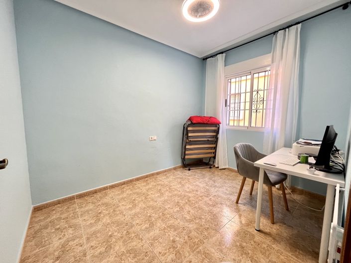 Image No.14-3 Bed Townhouse for sale