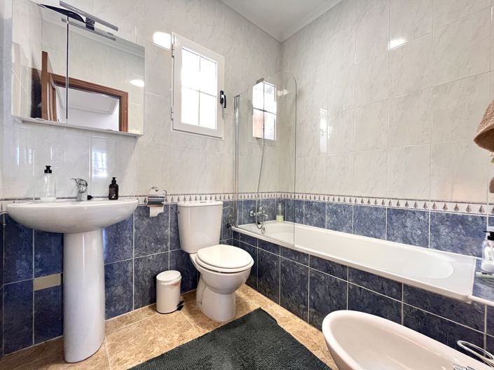 Image No.15-3 Bed Townhouse for sale