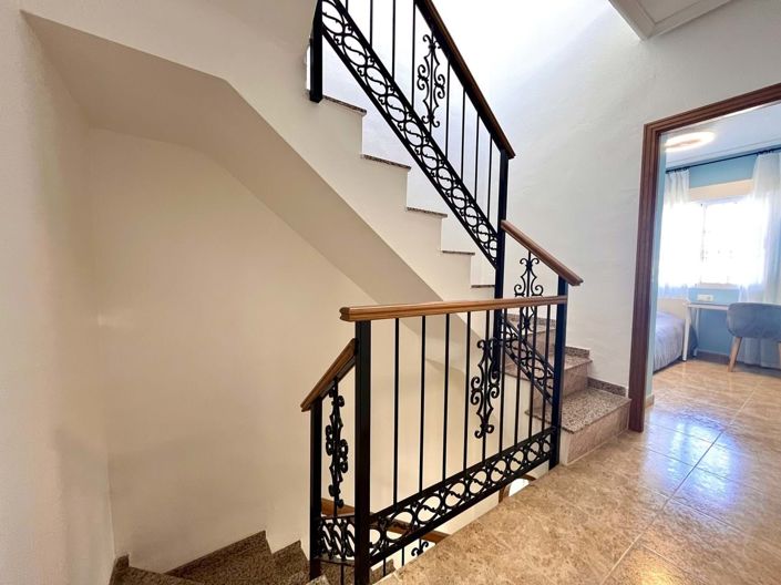 Image No.20-3 Bed Townhouse for sale