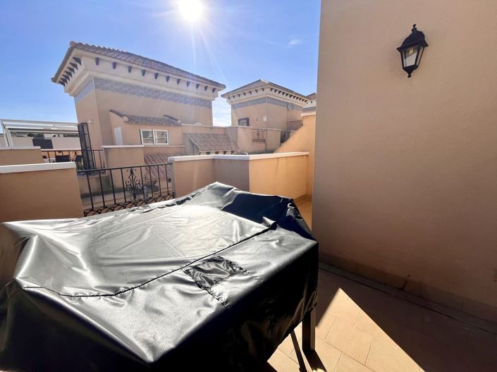 Image No.22-3 Bed Townhouse for sale