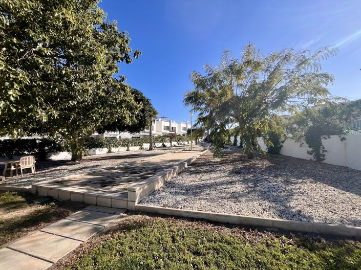 Image No.26-3 Bed Townhouse for sale