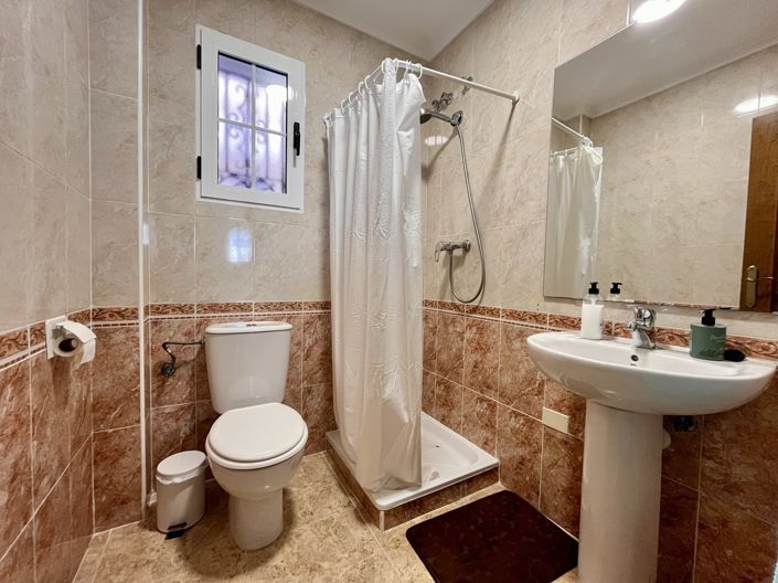 Image No.7-3 Bed Townhouse for sale