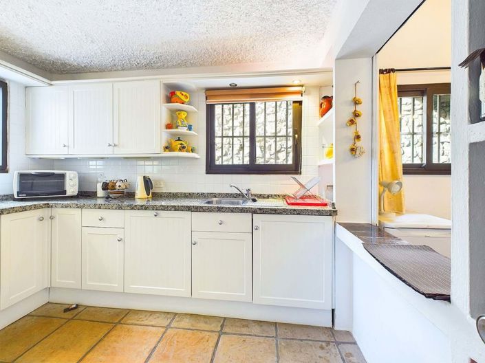 Image No.10-4 Bed Apartment for sale