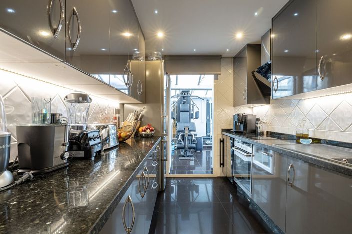 Image No.10-2 Bed Apartment for sale