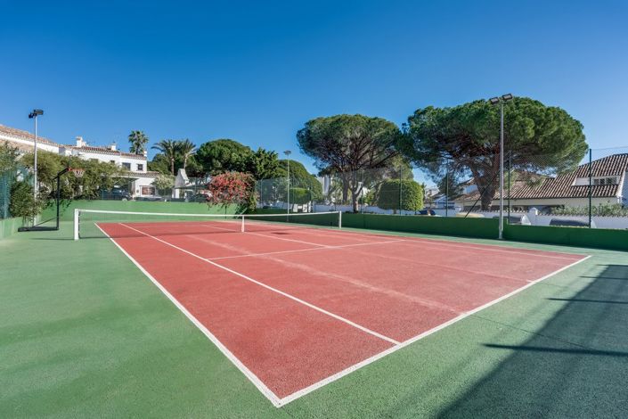 Image No.24-3 Bed Townhouse for sale