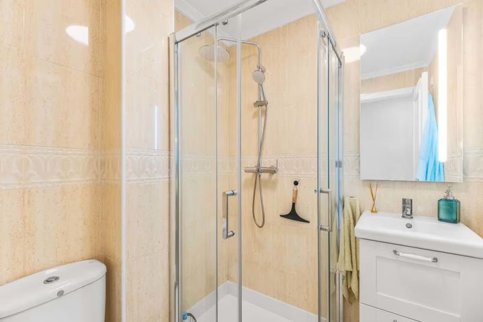 Image No.15-2 Bed Apartment for sale