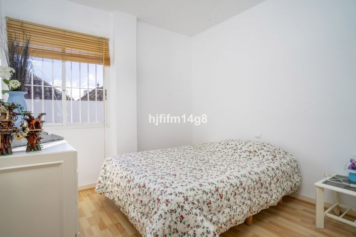 Image No.17-3 Bed Townhouse for sale