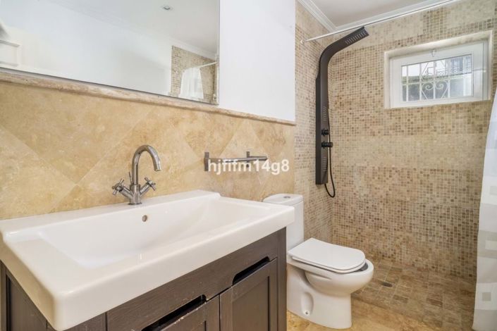 Image No.18-3 Bed Townhouse for sale