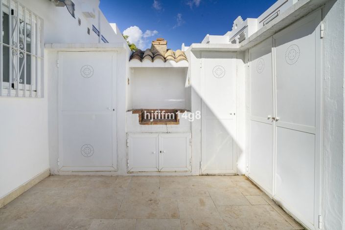 Image No.21-3 Bed Townhouse for sale