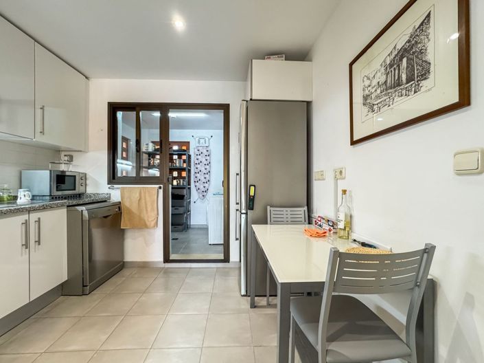 Image No.17-2 Bed Apartment for sale