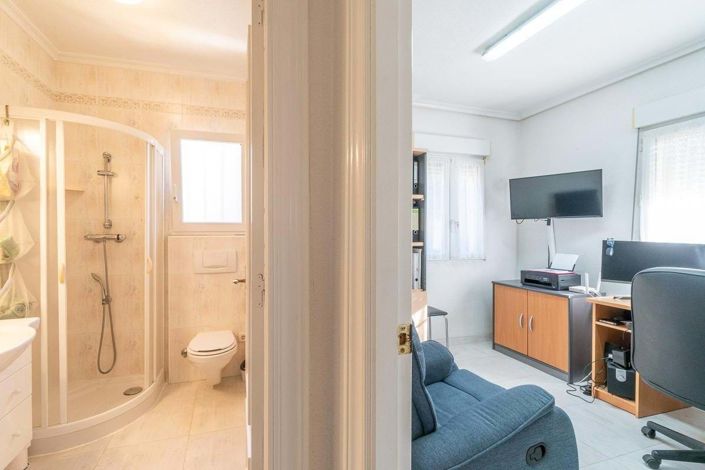 Image No.28-4 Bed Villa for sale