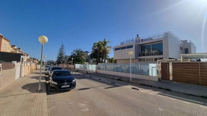 Image No.27-3 Bed Townhouse for sale