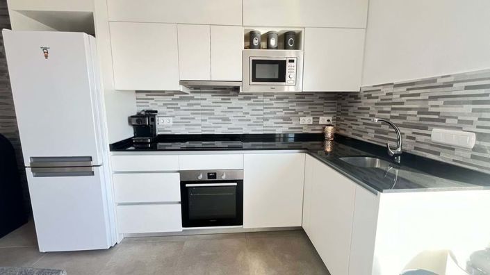 Image No.8-3 Bed Townhouse for sale