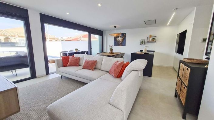 Image No.7-3 Bed Villa for sale