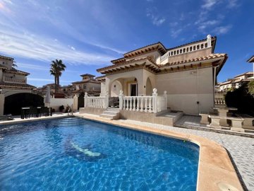 4 Bed Villa for sale