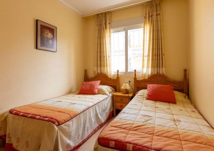 Image No.13-3 Bed Townhouse for sale