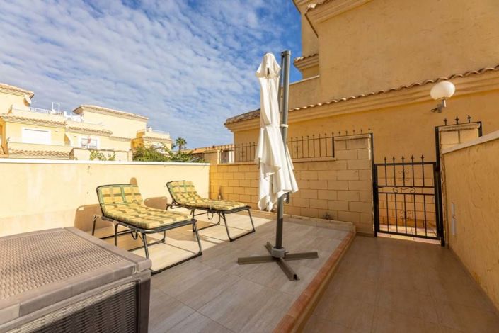 Image No.27-3 Bed Townhouse for sale