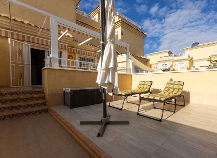 Image No.28-3 Bed Townhouse for sale