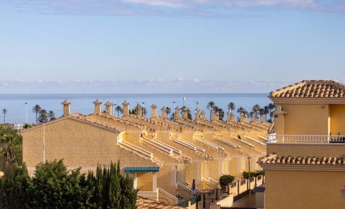 Image No.30-3 Bed Townhouse for sale