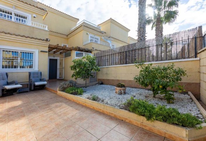 Image No.4-3 Bed Townhouse for sale