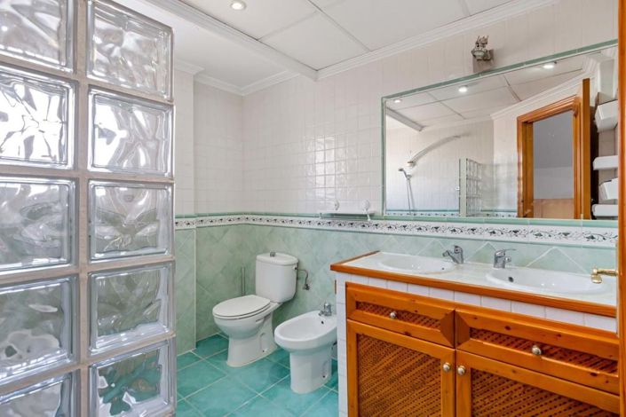 Image No.17-4 Bed Villa for sale