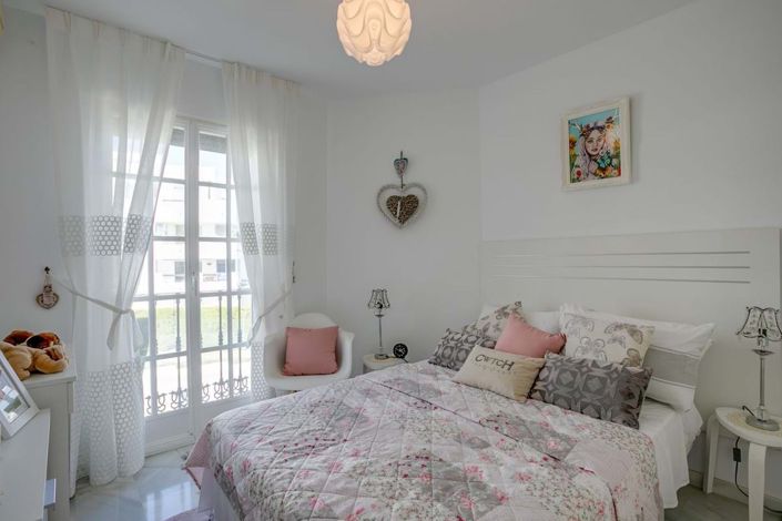 Image No.8-3 Bed Townhouse for sale