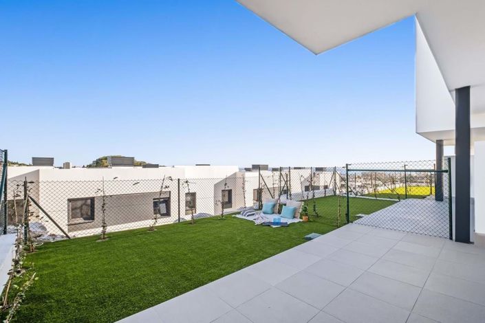 Image No.10-4 Bed Townhouse for sale