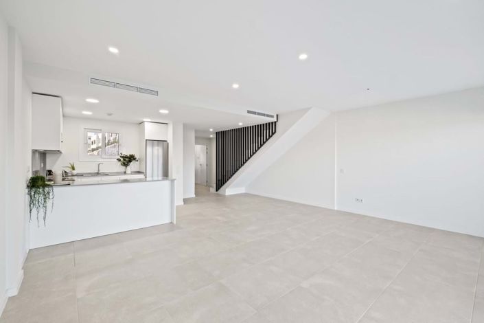 Image No.2-4 Bed Townhouse for sale