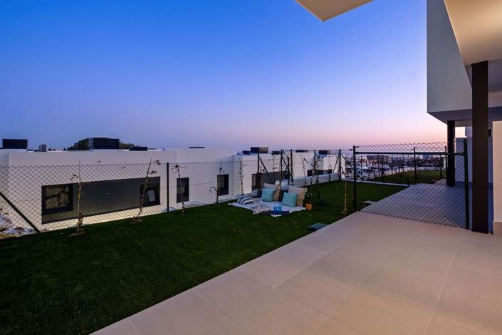 Image No.28-4 Bed Townhouse for sale