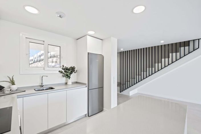 Image No.3-4 Bed Townhouse for sale