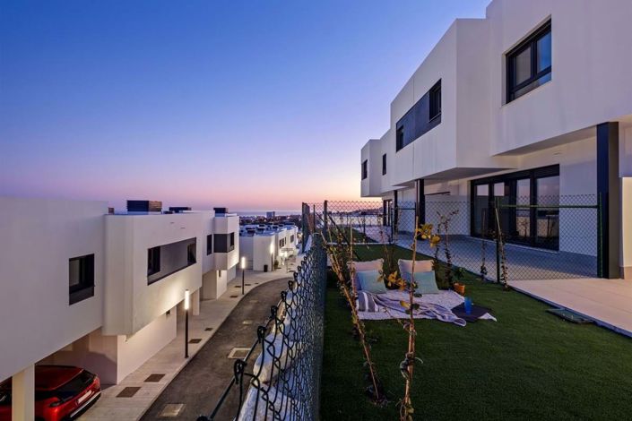 Image No.30-4 Bed Townhouse for sale