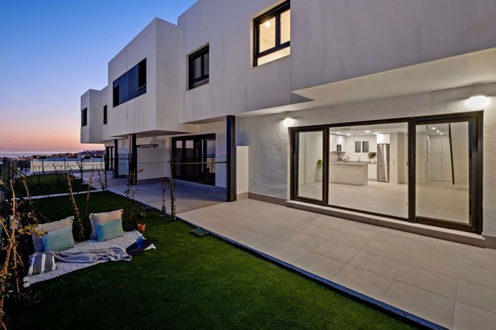 Image No.31-4 Bed Townhouse for sale