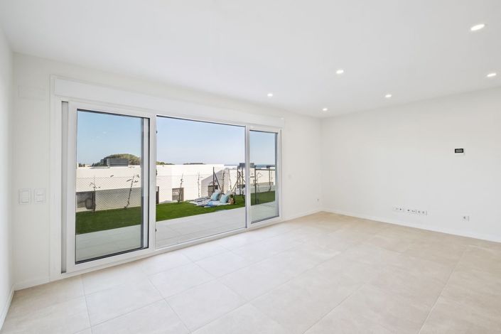 Image No.6-4 Bed Townhouse for sale