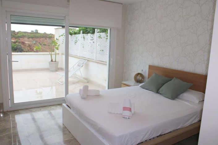 Image No.17-3 Bed Townhouse for sale