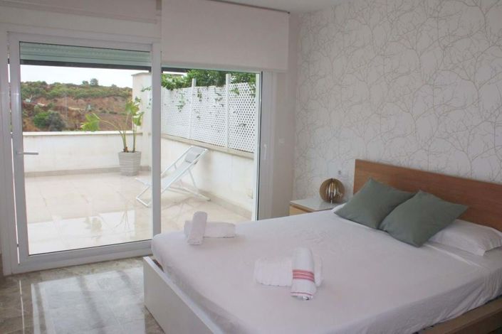 Image No.18-3 Bed Townhouse for sale