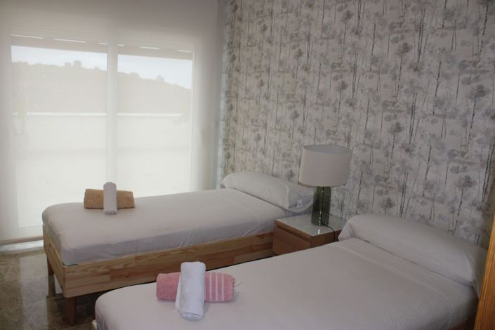 Image No.20-3 Bed Townhouse for sale