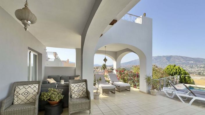 Image No.9-6 Bed Villa for sale