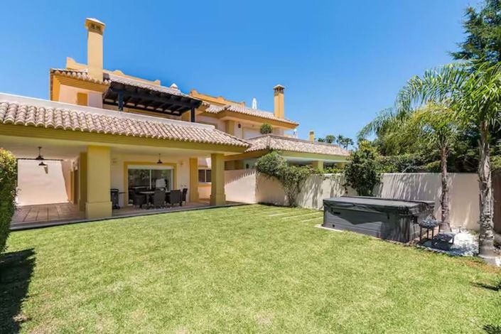 Image No.4-4 Bed Semi-Detached for sale