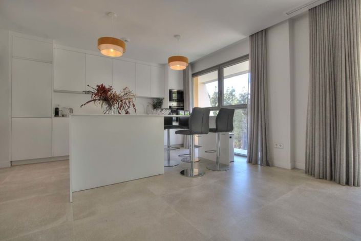 Image No.11-3 Bed Townhouse for sale