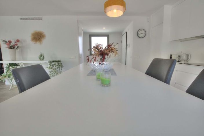 Image No.15-3 Bed Townhouse for sale